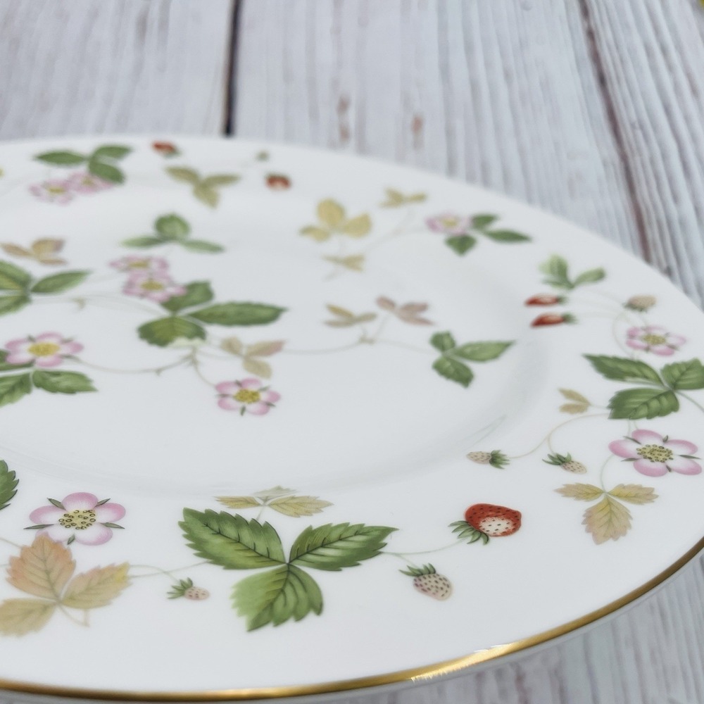 Wedgewood Wild Strawberry Bone China 8" Salad Plate Replacement Single R4406 - Picture 7 of 7